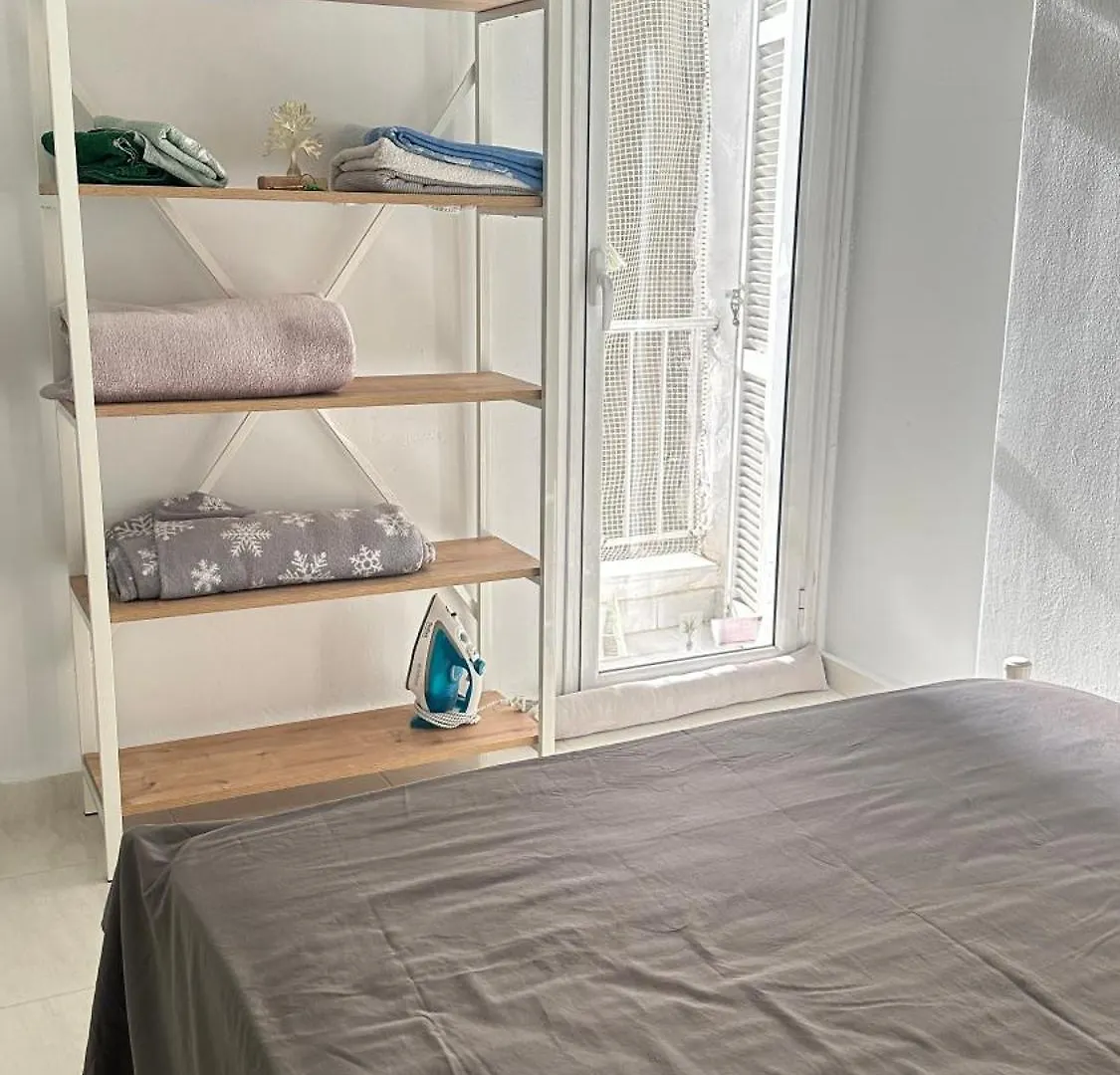 Beautiful Private Double Bedroom In Thessaloníki 0*,  Grækenland